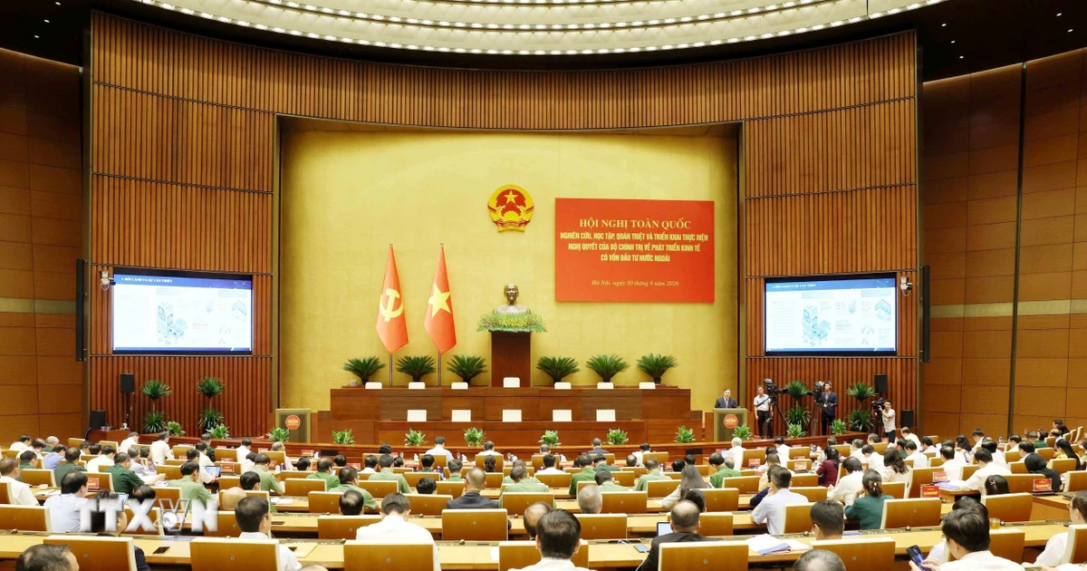 Nghiên cứu, học tập, quán triệt và triển khai thực hiện Nghị quyết số 10-NQ/TW
