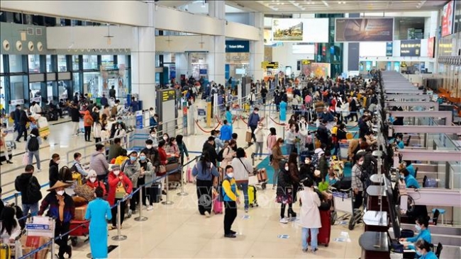 Những lưu ý về giấy tờ tùy thân khi đi máy bay mùa cao điểm du lịch