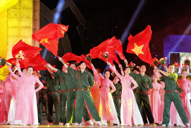 "Khúc tráng ca hòa bình" tái hiện và khắc ghi những trang sử hào hùng