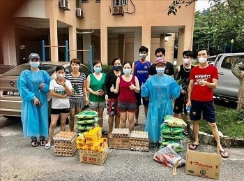 cong dong nguoi viet tai nuoc ngoai bau bi thuong nhau thoi dich covid 19