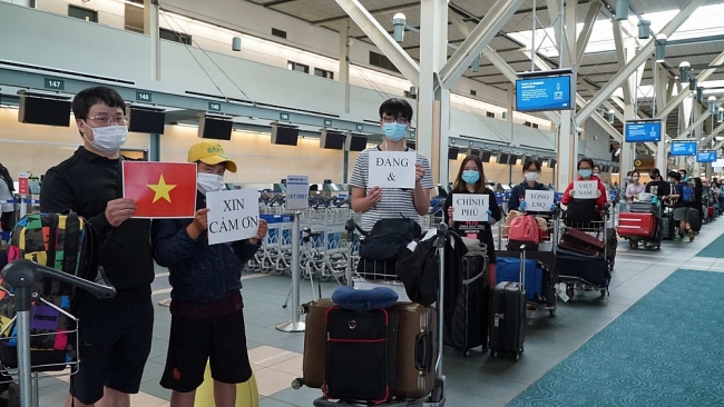 300 cong dan viet nam o canada va han quoc ve nuoc an toan