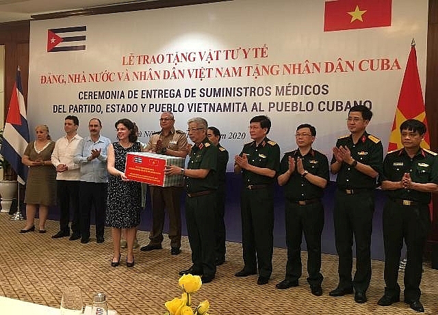 cuba tang thuoc cu chuyen gia vao quang nam da nang ho tro chong covid 19