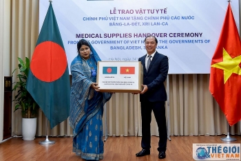 Trao vật tư y tế hỗ trợ các nước Bangladesh và Sri Lanka phòng, chống dịch COVID-19