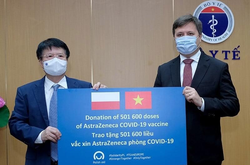 Tiếp nhận bàn giao hơn 501.000 liều vaccine Covid-19 do Ba Lan viện trợ Việt Nam