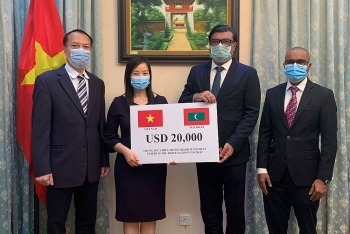 Việt Nam trao 20.000 USD ủng hộ Maldives trong phòng chống COVID-19