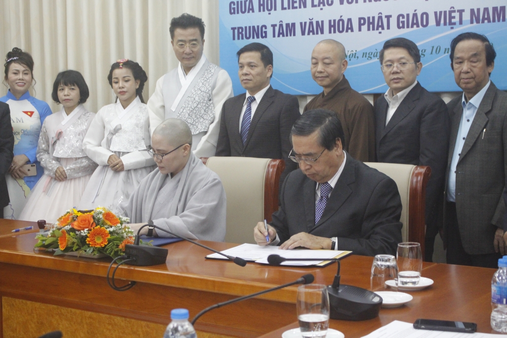 Ký kết thỏa thuận hợp tác giữa ALOV với Trung tâm Văn hóa Phật giáo Việt Nam tại Hàn Quốc