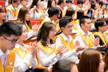 Trường Đại học VinUni khai giảng năm học đầu tiên Trường Đại học VinUni khai giảng năm học đầu tiên