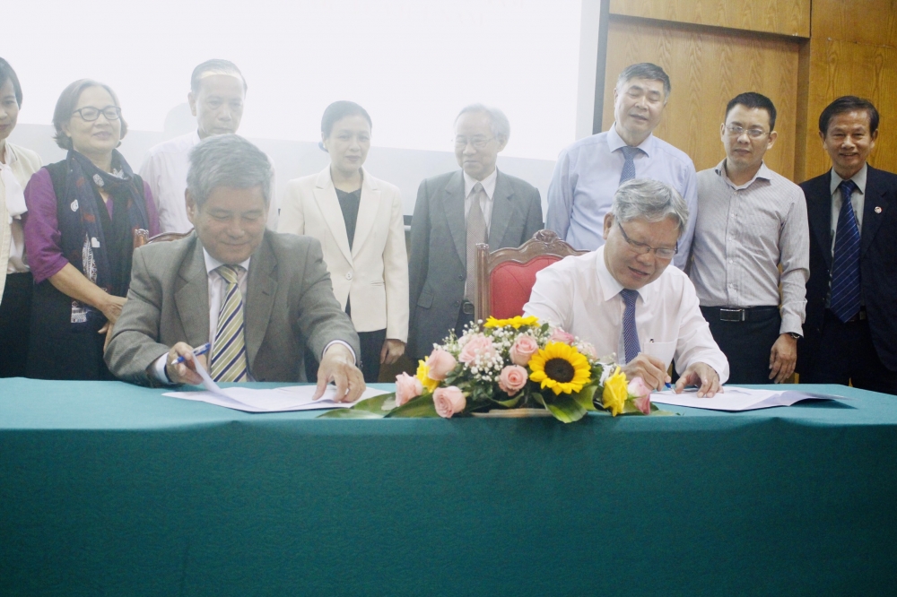 Kí kết thoả thuận hợp tác giữa Quỹ Hoà bình và Phát triển Việt Nam với Hội Luật Quốc tế Việt Nam