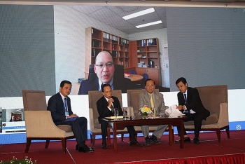 Kiều bào đóng góp ý kiến để khắc phục tác động của đại dịch COVID-19 Kiều bào đóng góp ý kiến để khắc phục tác động của đại dịch COVID-19