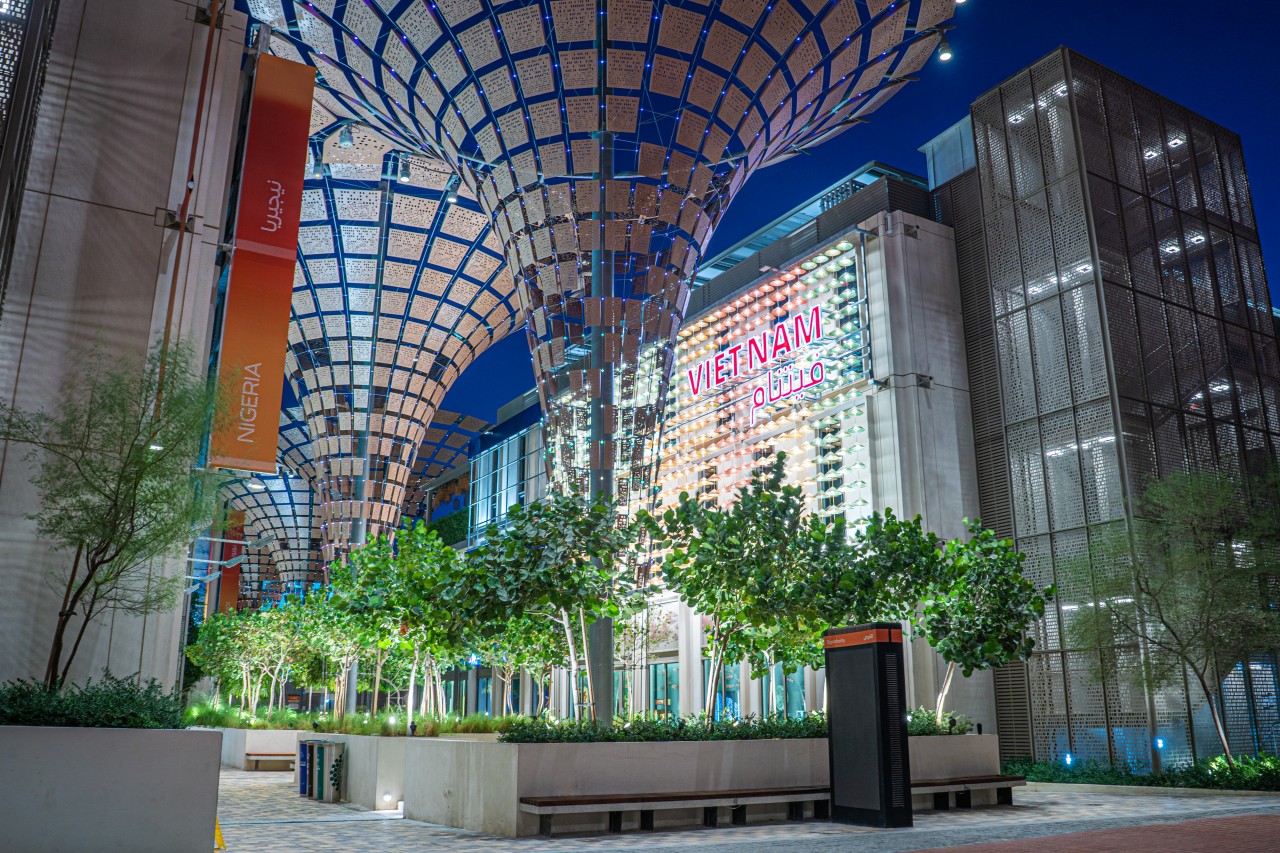 EXPO 2020 Dubai: ấn tượng với 800 chiếc nón bọc lá sen và phiên bản thu nhỏ của 18 tác phẩm nghệ thuật