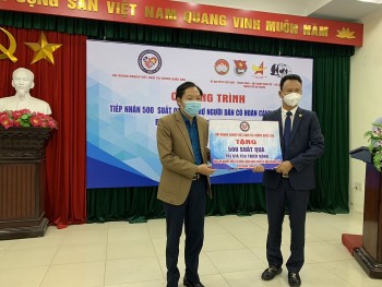 VBUK hỗ trợ 500 suất quà cho bà con gặp khó khăn do Covid-19 tại Hải Phòng