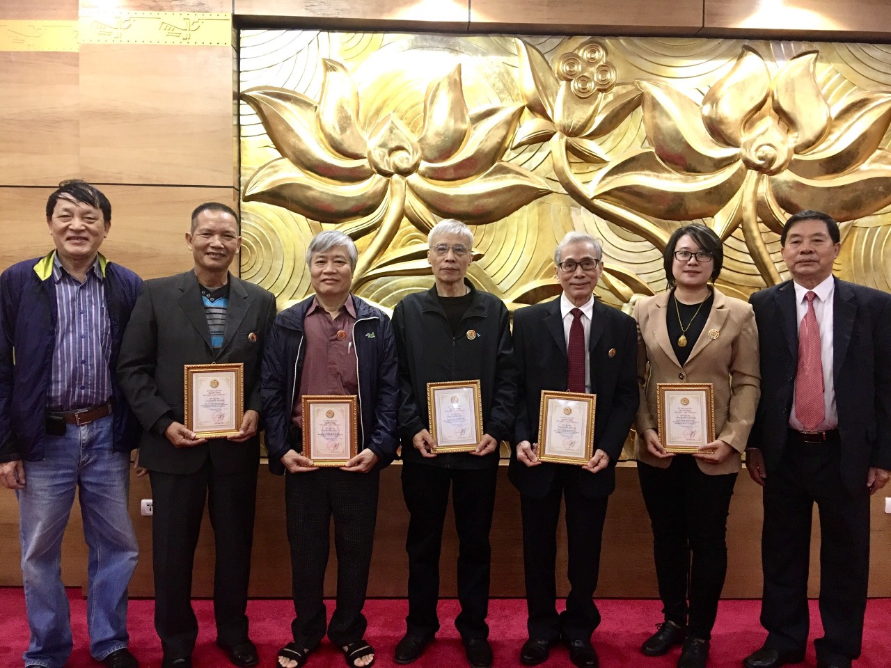 Hội Hữu nghị Việt - Nga trao Kỷ niệm chương cho 5 dịch giả