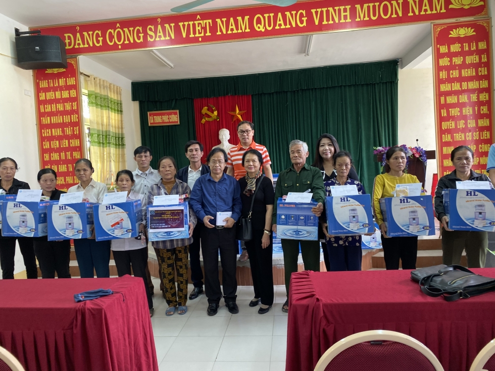 ALOV trao quà cứu trợ trên 560 triệu đồng cho bà con vùng lũ Nghệ An, Quảng Bình