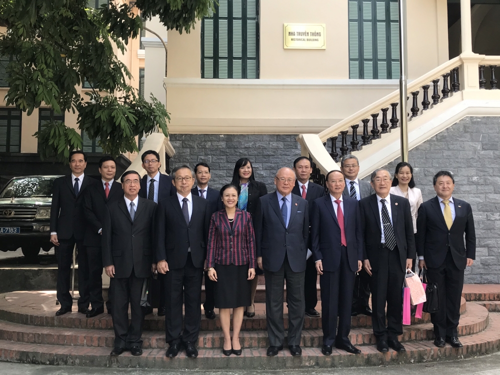 Chủ tịch Nguyễn Phương Nga tiếp ông Takebe Tsutomu, Cố vấn đặc biệt Liên minh Nghị sĩ hữu nghị Nhật – Việt