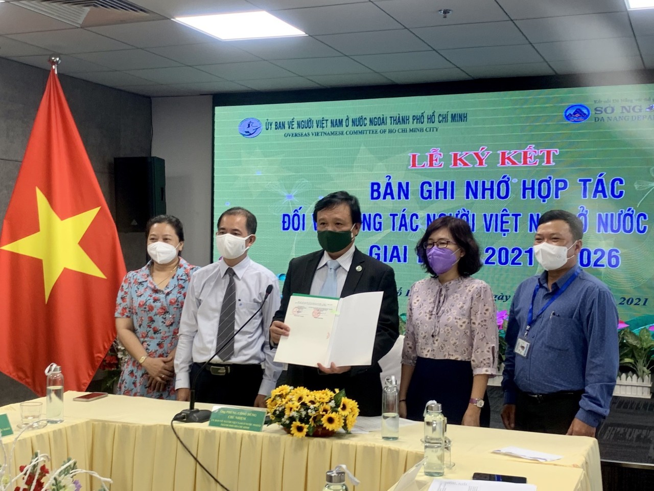 Ủy ban về Người Việt Nam ở nước ngoài TP.HCM ký kết hợp tác với Sở Ngoại vụ Thành phố Đà Nẵng