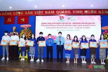 TP Hồ Chí Minh tuyên dương 107 sinh viên Lào, Campuchia tiêu biểu năm 2021