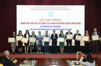 vufo tang bang khen cho 50 to chuc phi chinh phu nuoc ngoai