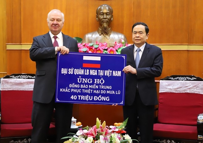 Đại sứ quán Nga tại Việt Nam ủng hộ 40 triệu đồng hỗ trợ các tỉnh miền Trung, Tây Nguyên