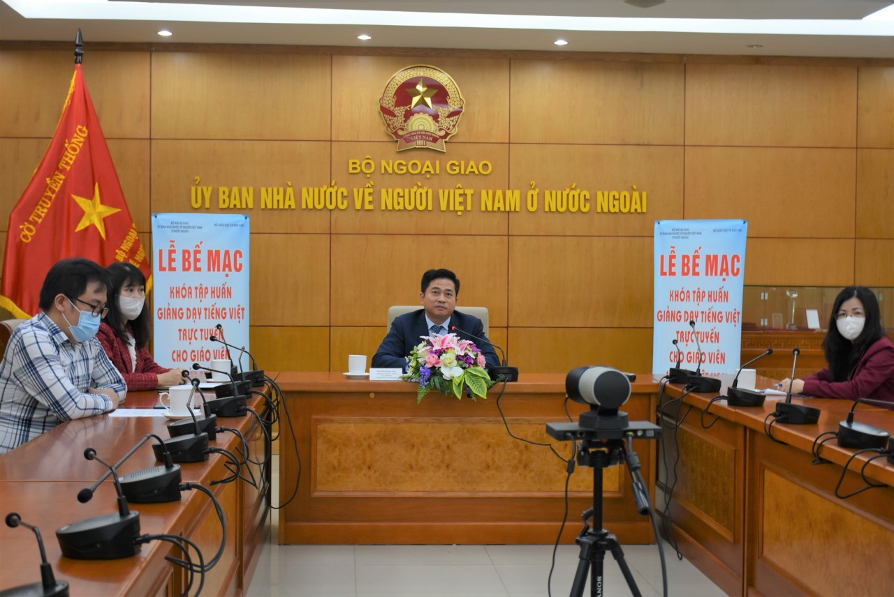 142 giáo viên kiều bào hoàn thành nội dung tập huấn nghiệp vụ giảng dạy tiếng Việt năm 2021
