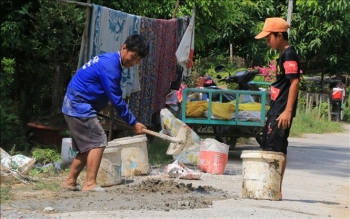 nguoi phu ho 6 nam can man va duong de moi nguoi luu thong an toan