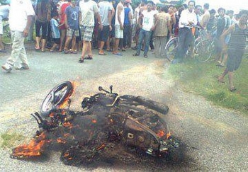 nghe an 2 doi tuong cau trom cho bi dan lang vay danh dot xe