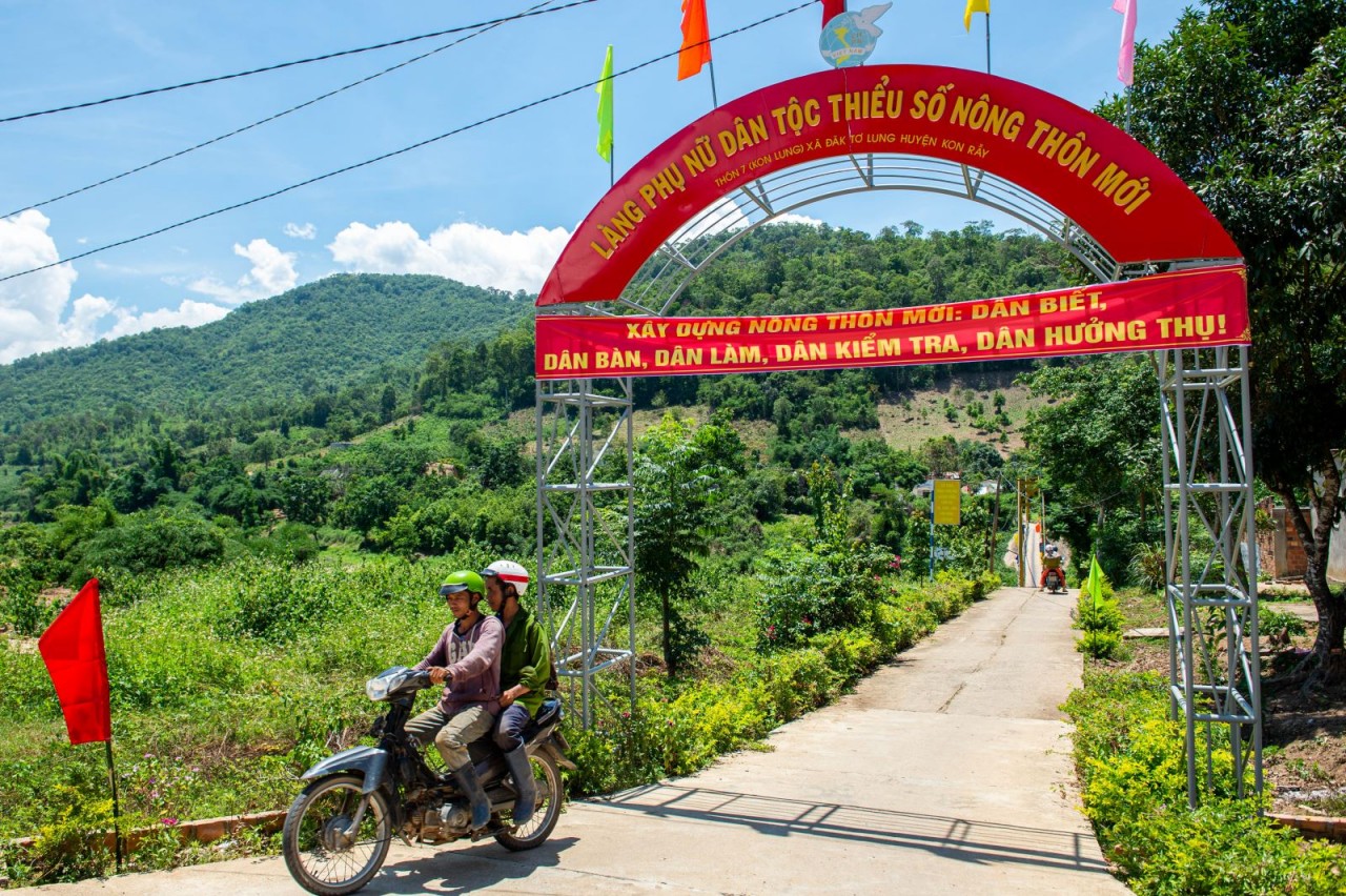 Kon Tum phấn đấu trên 50% vùng đồng bào dân tộc thiểu số đạt chuẩn nông thôn mới