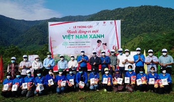 Phát động Lễ trồng cây “Hành động vì một Việt Nam xanh” tại xã biên giới huyện A Lưới Phát động Lễ trồng cây “Hành động vì một Việt Nam xanh” tại xã biên giới huyện A Lưới