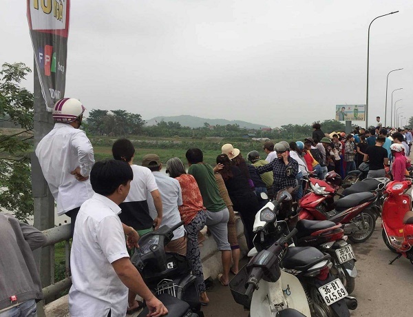 thanh hoa vo chong cai nhau nguoi vo tre bat ngo nhay cau tu van