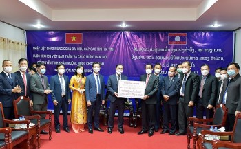 Hai tỉnh Hà Tĩnh và Khăm Muộn (Lào) đẩy mạnh quan hệ hợp tác toàn diện Hai tỉnh Hà Tĩnh và Khăm Muộn (Lào) đẩy mạnh quan hệ hợp tác toàn diện