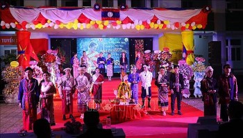 gan 400 luu hoc sinh lao don tet co truyen bunpimay tren dat co do hue