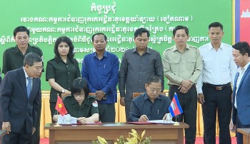 Hội đàm giữa 2 tỉnh Gia Lai và Stung Treng (Campuchia) để tổ chức đưa 8 hài cốt liệt sĩ về đất Mẹ