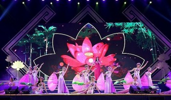 Ngày 17-28/5 tại Nghệ An tổ chức Lễ hội Làng Sen – Liên hoan Tuồng và Dân ca kịch toàn quốc