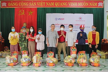 Cấp phát lương thực, thực phẩm cho 1.127 hộ dân bị ảnh hưởng bởi dịch bệnh Covid-19 tại Quảng Bình