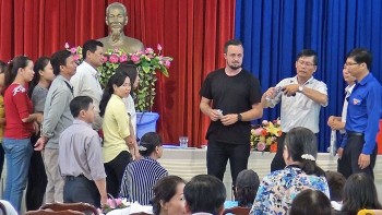 Hai tổ chức nước ngoài viện trợ hơn 800 triệu đồng cho các trường hợp khó khăn tại Thừa Thiên Huế