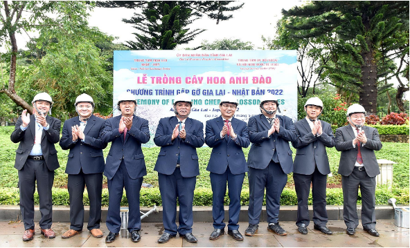 Nhật Bản tặng tỉnh Gia Lai 24 cây hoa Anh đào biểu tượng cho tình đoàn kết, hữu nghị Nhật Bản tặng tỉnh Gia Lai 24 cây hoa Anh đào biểu tượng cho tình đoàn kết, hữu nghị