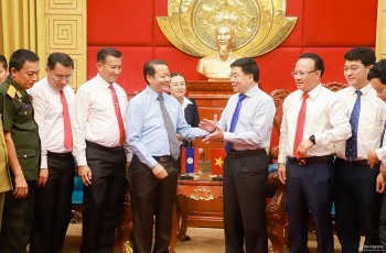 Củng cố quan hệ đoàn kết, hữu nghị giữa Nghệ An với tỉnh Xay Sổm Bun (Lào) Củng cố quan hệ đoàn kết, hữu nghị giữa Nghệ An với tỉnh Xay Sổm Bun (Lào)