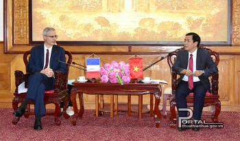 thua thien hue khuyen khich cac doanh nghiep phap dau tu vao tinh