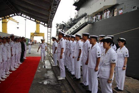 hai tau quet min thuoc luc luong tu ve tren bien nhat den tham da nang