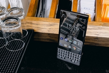 "Tượng đài" BlackBerry ngậm ngùi khai tử toàn bộ điện thoại chạy Android