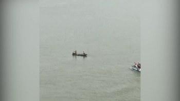 video nam thanh nien nhay cau tu tu bat thanh vi biet boi