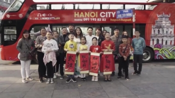 video xuc dong voi nhung thong diep day y nghia cua bai hat vu han oi co len