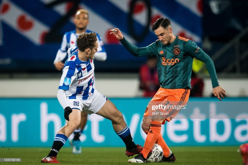 van hau lam gi trong ngay sc heerenveen thua ajax 1 3