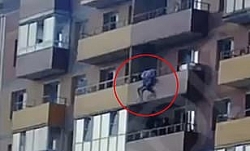 Video: Thót tim màn giải cứu người phụ nữ nhảy từ tầng 15 để tự tử