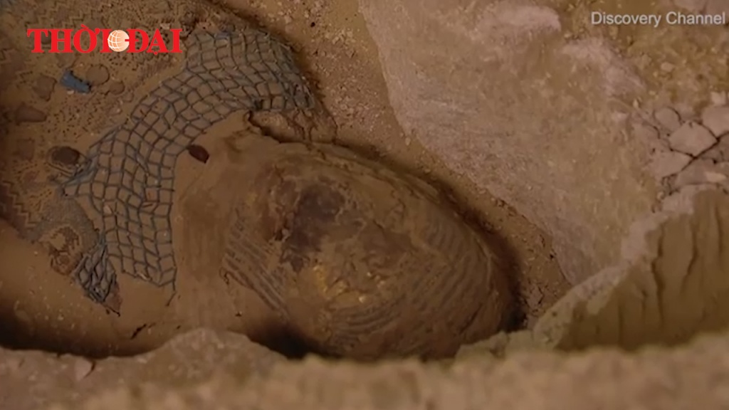 Video: Quay trực tiếp cảnh "mổ" xác ướp Ai Cập 2.500 năm tuổi