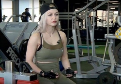 Video: Mê mẩn với vẻ quyến rũ của "nữ vệ binh xinh đẹp nhất nước Nga"