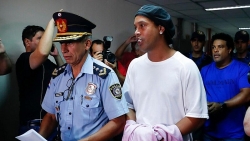 vi sao ronaldinho nop 16 trieu usd tien bao lanh nhung van khong duoc tu do