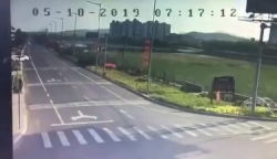 Video: Tiêm kích JH-7 lao xuống đất nổ tung như bom ở Trung Quốc