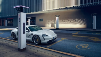 Porsche trang bị trạm sạc công suất cao tại Việt Nam