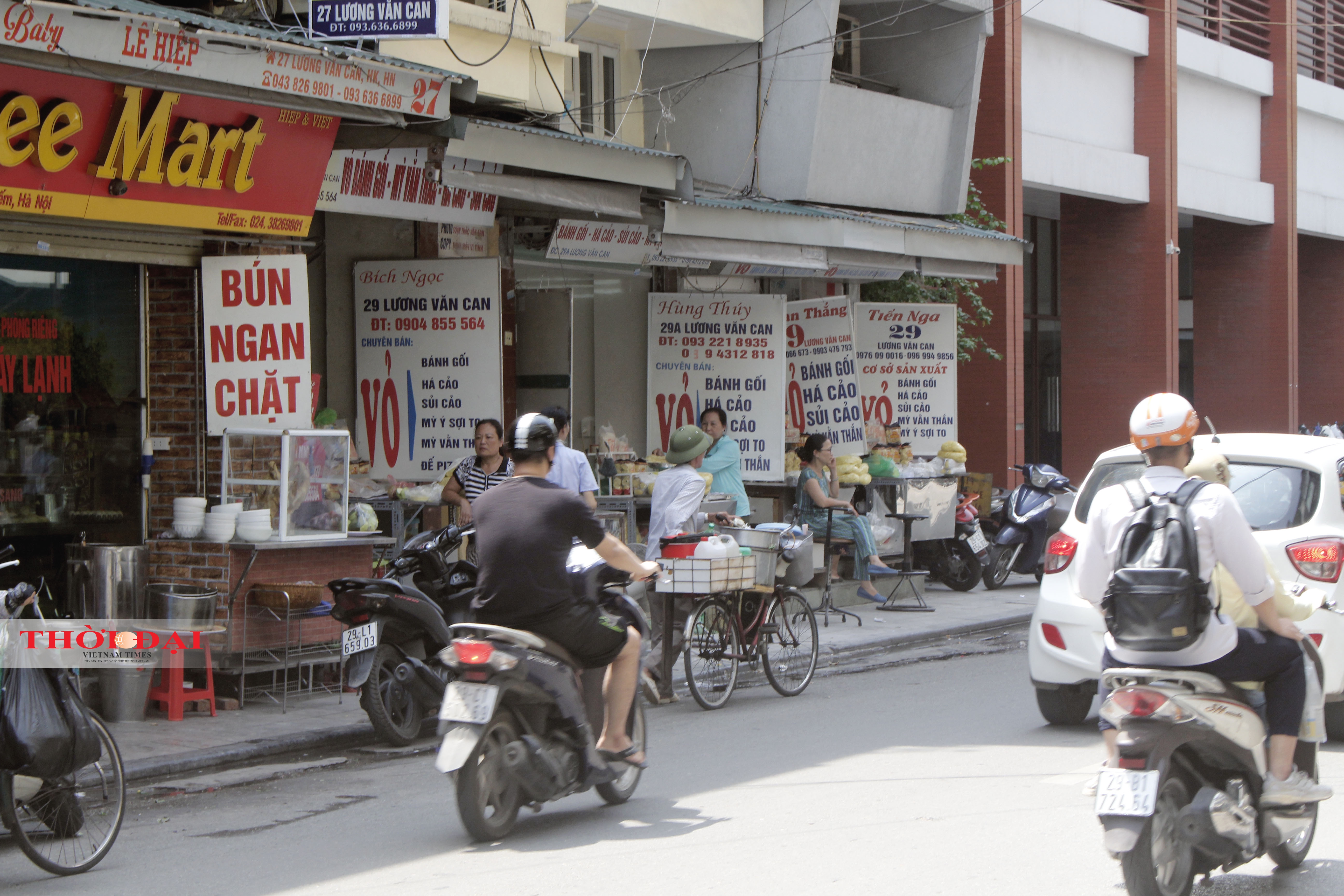 chum anh cuoc song cua nguoi dan o ha noi trong trang thai binh thuong moi