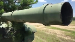 Video: Xe tăng T-72 của Nga bất ngờ bị "bao vây" ở căn cứ quân sự Mỹ